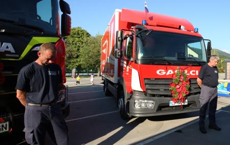 PREVZEM NOVIH GASILSKIH VOZIL 22 FOTO LJUBO VUKELIČ